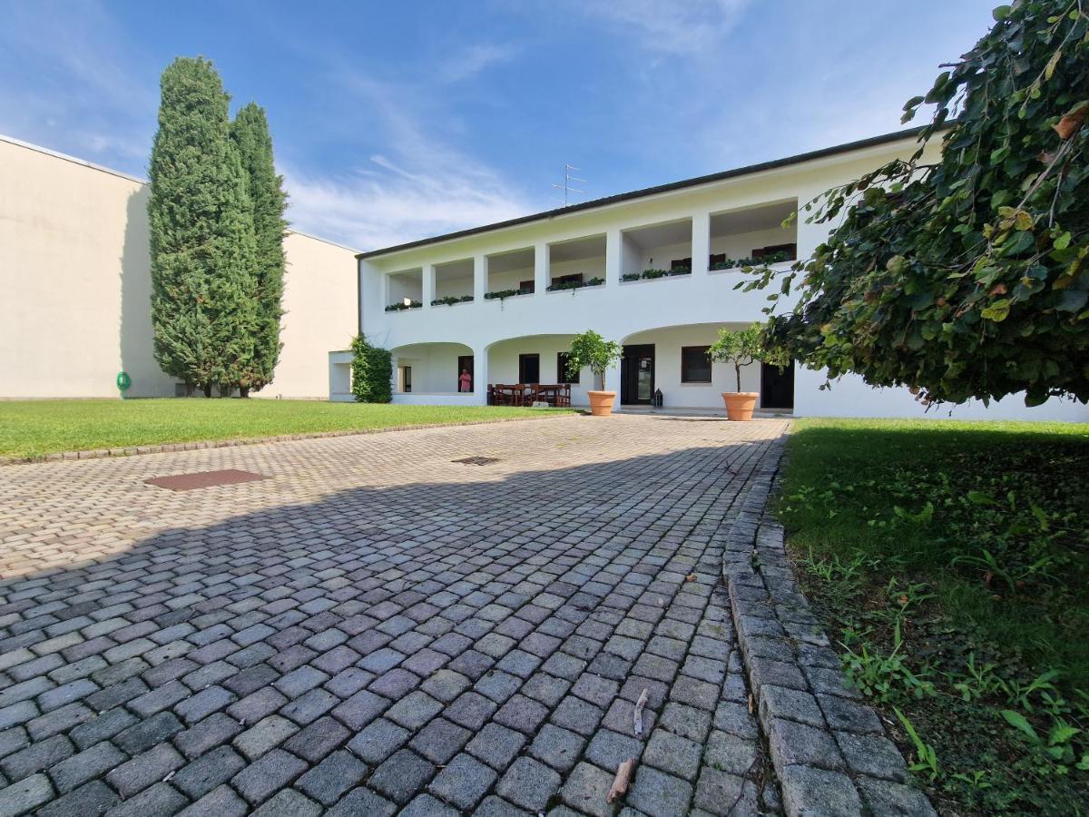 B&B Borgo Tesis Spilimbergo Bagian luar foto